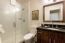 Highlands Vista - 4 Bedrooms All En-Suite, Views - Image 5