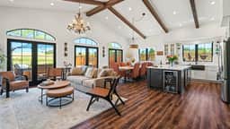 Upscale 3-BD Healdsburg Retreat–Vineyards, Hot Tub - Image 3