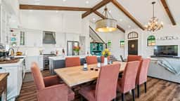 Upscale 3-BD Healdsburg Retreat–Vineyards, Hot Tub - Image 4