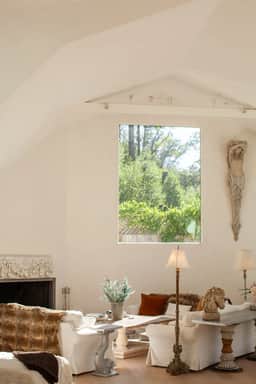 Kenwood Lodge - Luxury 5-Bedroom Retreat with Heated Pool - Image 2