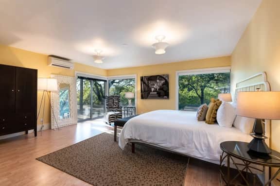 Highlands Vista - 4 Bedrooms All En-Suite, Views - Image 4