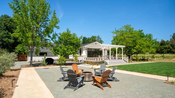 NEW 3BD - Minutes to Sonoma Plaza - Image 3